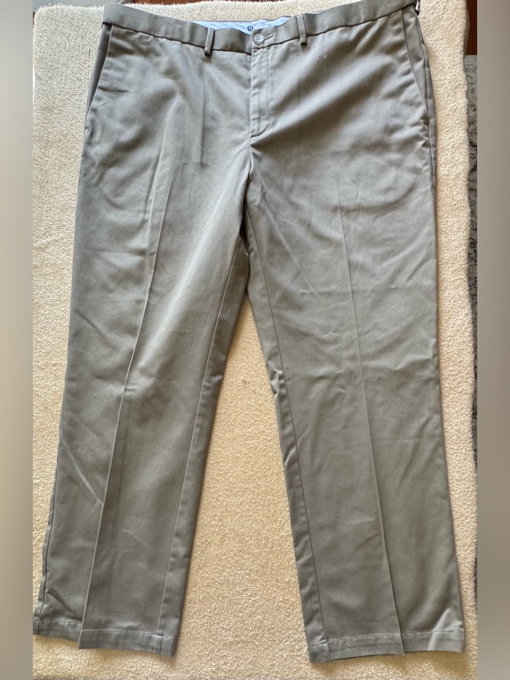 Haggar Men's Dress Pants in Light Beige 44/32. NWOT